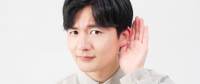Q. 聴力はいいのに、人の話が聞き取れません。高機能イヤホンが原因でしょうか？