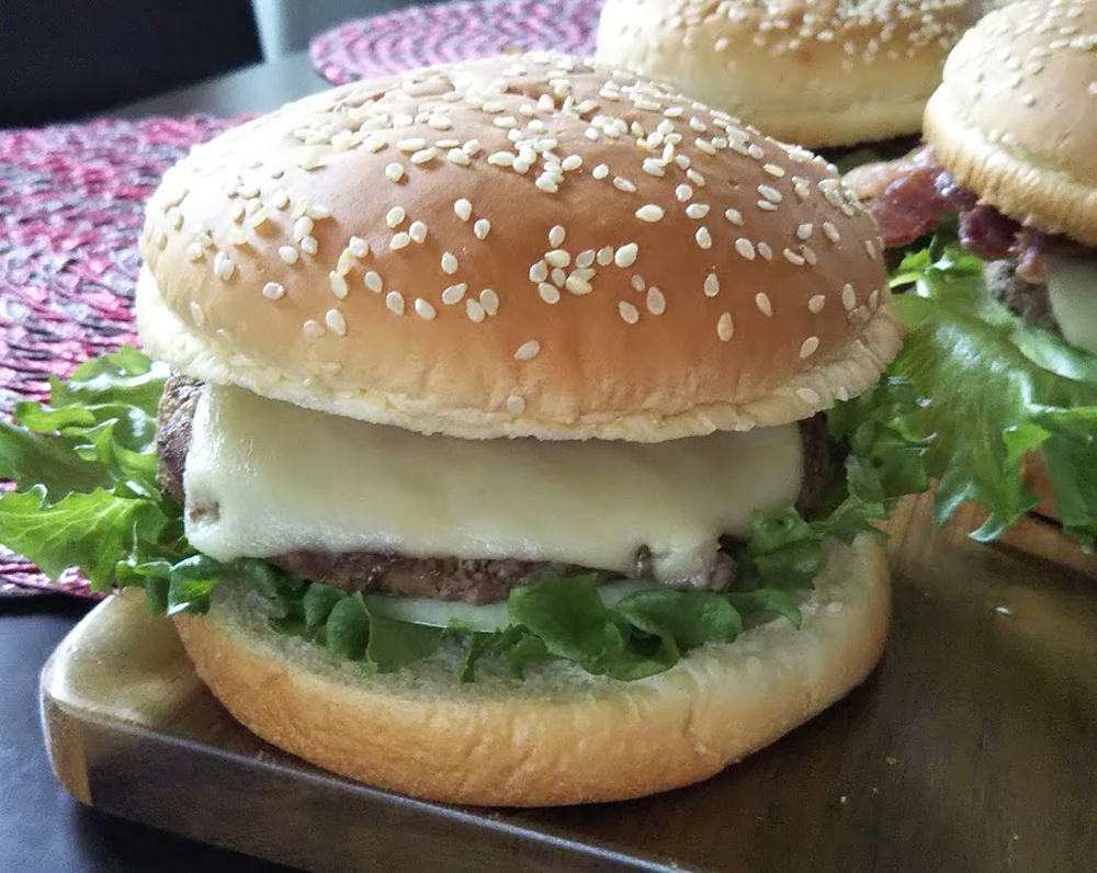 コストコのビッグバーガーバンズでハンバーガーが自作できる おすすめのレシピは イチオシ