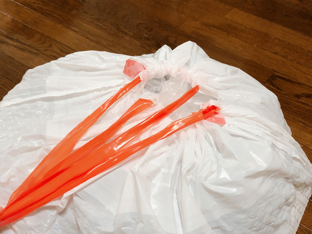コストコ「カークランドシグネチャーひも付きゴミ袋」が便利！サイズや使い方を解説 - イチオシ