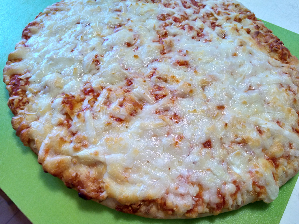 コストコ 冷凍チーズピザはアレンジ自在 美味しい焼き方や味の特徴も紹介 イチオシ