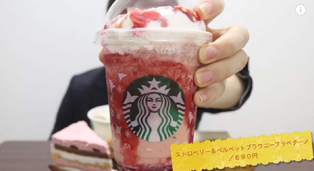 スターバックスの「ストロベリー&ベルベットブラウニー フラペチーノ」※画像出典:YouTube/ゆうモグスイーツさん(https://www.youtube.com/watch?v=s3J1o1rVxlo)