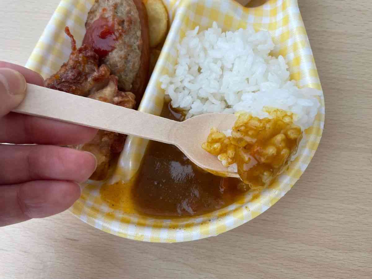 ほっともっと「ドラえもんランチ/ドラミちゃんランチ(カレー)」木製のスプーンでエコ