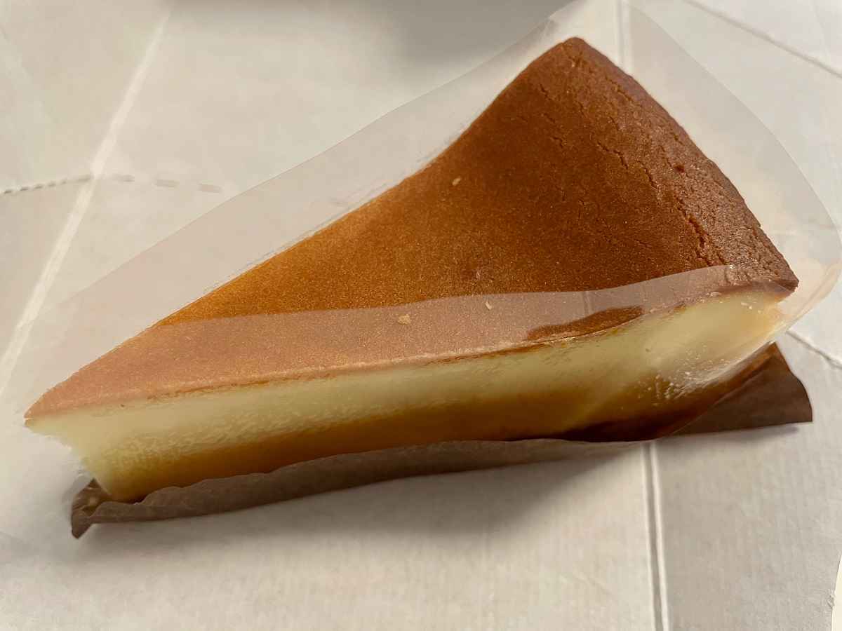 スタバの「ニューヨークチーズケーキ」はコーヒーのお供にぴったり!