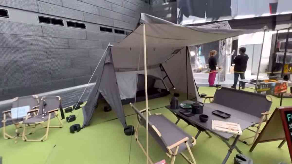 YouTuberのhurricane_camp / ハリケーンキャンプさんがワークマンの「耐久撥水スクエアシェルター」を紹介