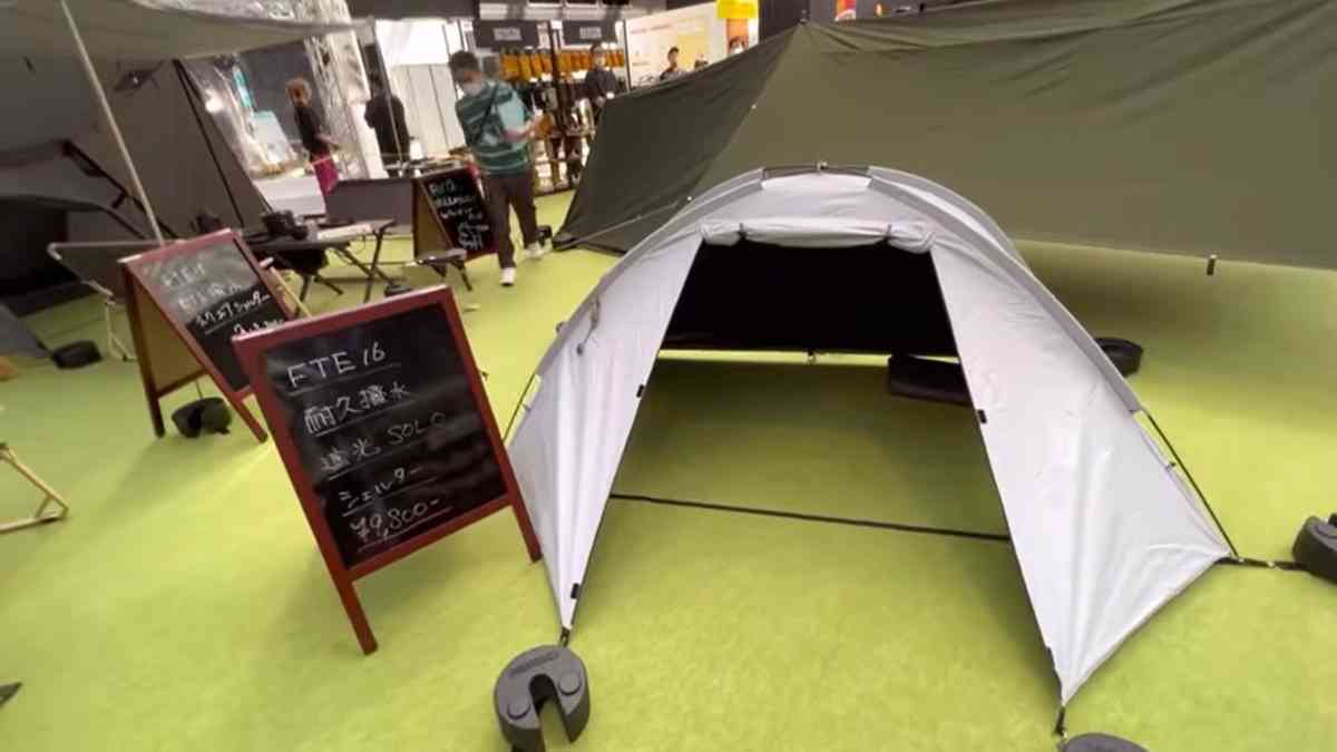YouTuberのhurricane_camp / ハリケーンキャンプさんがワークマンの「耐久撥水遮光ソロシェルター」を紹介